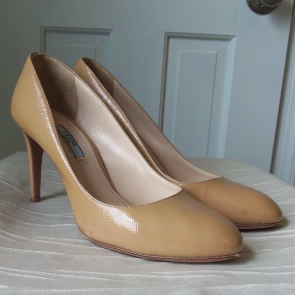 Prada Tan Saffiano Leather Pumps sz 38.5 - Picture 1 of 16